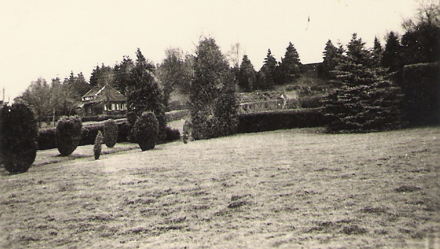 Blick über die Parkanlagen zum Helenhaus